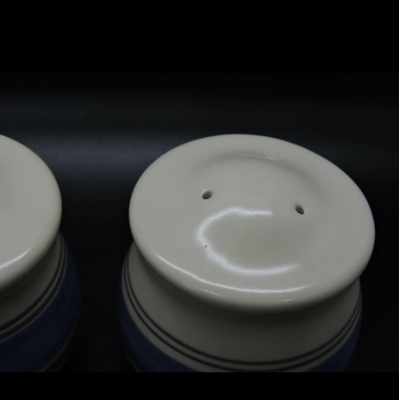 Pfaltzgraff - Rio Pattern (#49) Salt & Pepper Shaker Set - Mexico - Picture 4 of 8